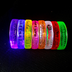 Bracelet LED personnalisé pour <span class=keywords><strong>concert</strong></span>, bar, fête, mariage, bracelet LED clignotant de haute qualité, acrylique, Noël, 9 couleurs, plastique PS transparent - Product Image 6