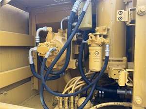 Pelles d'occasion Pelleteuse sur chenilles Caterpillar CAT 320B 20 tonnes 18 tonnes 21 tonnes Pelleteuse d'occasion peinture originale CAT à vendre - Product Image 6