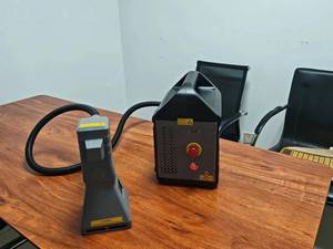เครื่องยิงเลเซอร์ไฟเบอร์แบบพกพา 50W สำหรับทำเครื่องหมายบนโลหะ SS/CS/AL พร้อมเลนส์ขนาดเล็กสำหรับงานพ่นหมอกและทำเครื่องหมาย ID  ขายส่ง - Product Image 2