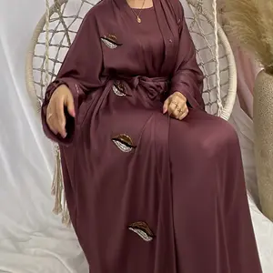 穆斯林妇女手工串珠重手工制作Abaya Vrouwen开衫迪拜睡袍和服钻石穆斯林连衣裙新Abaya设计