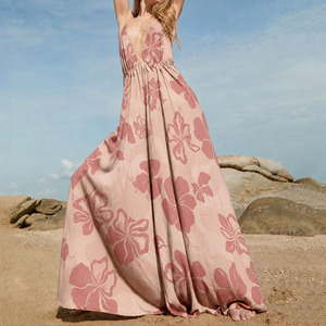 Nouvelle Robe Longue de Soirée Luxe Décontractée et Ludique à Col en V Profond et Taille Cintrée en Voile de Rayonne 100% Personnalisable – Collection Été - Product Image 1