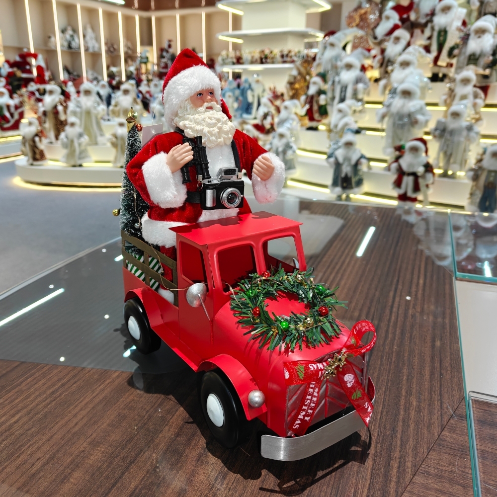 2027 New Xmas Modern Electric Music&Light for Doll Truck Red Small Indoor Christmas Decoration Factory Reusable
