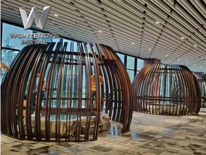 <span class=keywords><strong>Cloison</strong></span> de séparation personnalisable en forme de cage à oiseaux en acier inoxydable couleur bois, idéale pour les hôtels, restaurants et cafés - Product Image 6