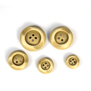 อุปกรณ์ตกแต่งเสื้อผ้าราคาดี ปุ่มผ้าพลาสติกแบบสั่งทำพิเศษสำหรับกางเกงยีนส์ - Product Image 1