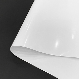 Pellicola <span class=keywords><strong>in</strong></span> Poliuretano Termoplastico <span class=keywords><strong>Nero</strong></span> Opaco <span class=keywords><strong>e</strong></span> <span class=keywords><strong>Bianco</strong></span> <span class=keywords><strong>in</strong></span> Rotoli per Realizzare Patch Logo ad Alta Frequenza <span class=keywords><strong>e</strong></span> Distintivi per Abbigliamento - Product Image 3