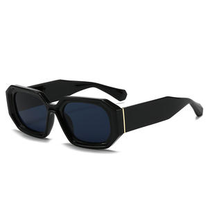 Lunettes de soleil œil-de-chat de luxe à monture complète, protection UV400, verres PC rouges légers, style carré unisexe, mode vintage - Product Image 1