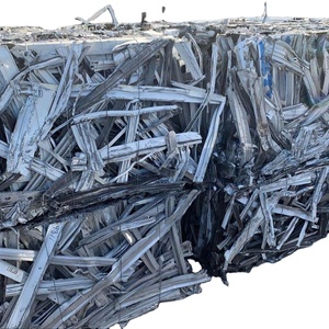Déchets d'aluminium 6063 de haute qualité et feuilles d'extrusion d'aluminium à 99% Origine France 120 kg en vente - Product Image 1