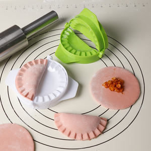 Ventes chaudes : Moule à raviolis manuel en plastique écologique, compatible lave-vaisselle, pour la fabrication de pâtisseries, de tartes, d'empanadas et de wrappers à raviolis - Product Image 4