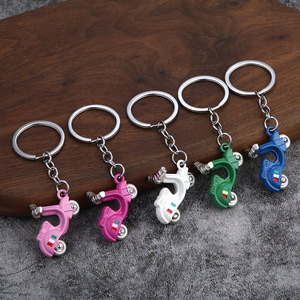 Llavero <span class=keywords><strong>de</strong></span> Aleación <span class=keywords><strong>de</strong></span> Zinc con Logotipo Personalizado para Motocicletas Eléctricas Pequeñas, Regalo Promocional al por Mayor para Tiendas <span class=keywords><strong>de</strong></span> Alquiler <span class=keywords><strong>de</strong></span> Scooters y Concesionarios <span class=keywords><strong>de</strong></span> Bicicletas - Product Image 2