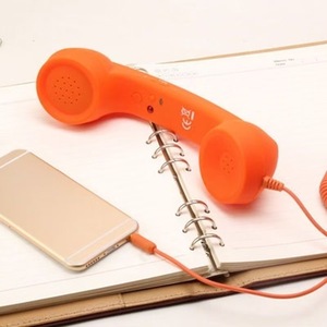 Écouteur <span class=keywords><strong>filaire</strong></span> rétro de type <span class=keywords><strong>téléphone</strong></span> avec ANC (réduction active du bruit) et microphone intégré pour appels téléphoniques, connecteur Type-C, OEM ODM en gros - Product Image 3