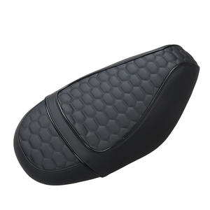 Funda de Motocicleta de Cuero Negro Napa con Patrón de Diamantes de Alta Calidad, Diseño GANE, OEM ODM, Apta para Piaggio Zip - Product Image 2