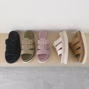 <span class=keywords><strong>Sandales</strong></span> en cuir Uggs 2026 pour hommes et femmes, chaussures décontractées de couple pour l'été, plage, bout ouvert, semelles épaisses pour usage quotidien - Product Image 5