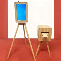 Cabina de Fotos de Madera Vintage de Roble para Bodas con Diseño Nuevo MX, con Soporte de Flash Triangular Marshall