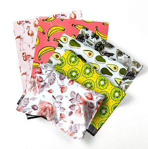 Produzione all'Ingrosso di Buste per Spedizioni, Inizio della Produzione Dopo la Consegna del Progetto, Buste Poly Mailer con Foglia d'Acero, 2 Mil, Autoadesive - Product Image 6