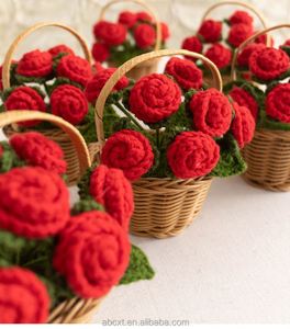 กระเช้าดอกกุหลาบถักโครเชต์สีแดง งานแฮนด์เมด ขนาดเล็ก สำหรับตกแต่งโต๊ะทำงาน - Product Image 6