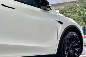 Rollo de Vinilo para Automóviles, Color Blanco Cerámico, PET de Alto Brillo, Autoregenerable, Antiarañazos, 7.5mil, Rollo de Película para Cambio de Color Automotriz de Carrocería Completa - Product Image 4