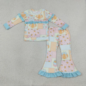Conjunto a juego para niñas con temática de Halloween, top de manga larga con estampado de calaveras y lazo en toda la prenda, pantalones acampanados decorados - Product Image 5