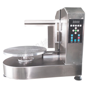 Machine à glaçage de gâteaux d'<span class=keywords><strong>anniversaire</strong></span>, machine à enrober de miettes, applicateur de fondant, <span class=keywords><strong>robot</strong></span> de pâtisserie compact, entièrement automatique, de qualité commerciale - Product Image 5