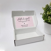 Boîte d'expédition kraft rose ondulé pour vêtements T-shirt Mailer Postal Gift Boxes Packaging Vente en gros écologique avec logo personnalisé