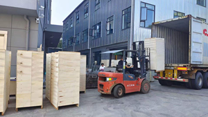 Machine de remplissage automatique verticale pour sachets de jus, d'eau et de liquides en plastique, avec impression de date, capacité de 2000 pièces par heure - Product Image 5