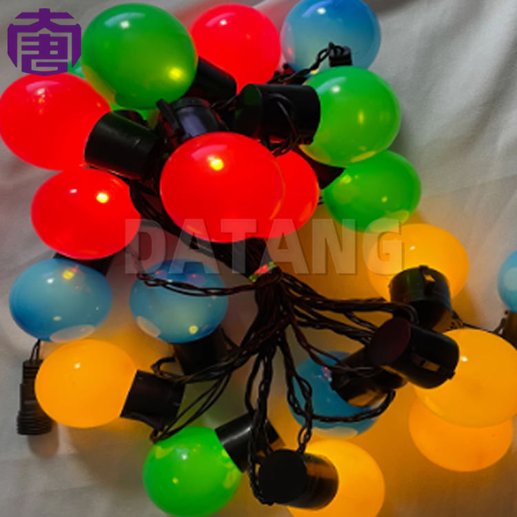 มีสีสัน