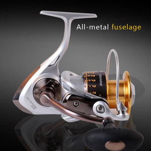Carrete de Pesca Giratorio Sea Feather Plus Metal, Cuerpo de Aleación de Aluminio para Pesca en Mar y con Señuelos - Product Image 1
