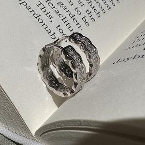 Anneaux de mode en argent sterling S925, élégants, micro-sertis français, luxe léger, design simple et élégant, torsades de beignets frits - Product Image 1