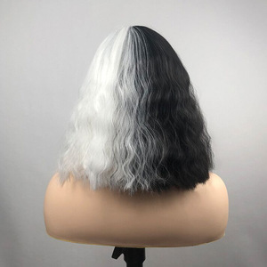 วิกผมยาวหยิกสไตล์คนดัง ยูโร-อเมริกัน สีดำขาว สำหรับคอสเพลย์ Cruella ในวันฮาโลวีน ปรับขนาดได้ ทนความร้อน - Product Image 4