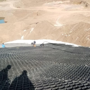 Géocell en <span class=keywords><strong>plastique</strong></span> HDPE PP pour mur de soutènement de voie ferrée, système de traitement des rivières à haute résistance - Utilisation en extérieur - Product Image 2