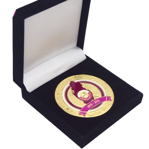 Médaille plaquée or du Qatar, fabrication personnalisée bon marché, pièces de monnaie en métal <span class=keywords><strong>3D</strong></span> plaquées or avec boîte en velours noir - Product Image 1