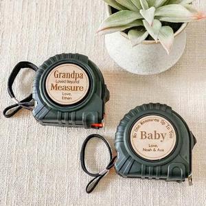 ตลับเมตรไม้สลักชื่อส่วนตัว - ของขวัญวันพ่อ ของขวัญสั่งทำพิเศษสำหรับเขา ไอเดียของขวัญส่งเสริมการขาย - Product Image 2