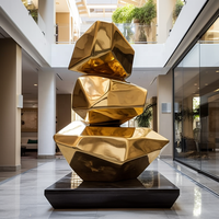 Art moderne de soudure en métal de jardin extérieur ornent le revêtement de surface d'or Sculpture géométrique de cube d'acier inoxydable de grande anomalie