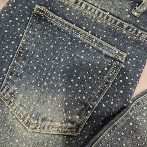 แผ่นปะติดกากเพชรสำหรับกางเกงยีนส์ 500+ แบบ ติดง่าย คุณภาพสูงจากโรงงาน สติ๊กเกอร์คริสตัลประดับเพชรระยิบระยับ - Product Image 2