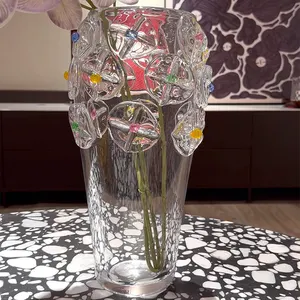 雕花造型外观磨砂玫瑰花水晶玻璃花瓶餐桌