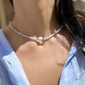 Collier ras-de-cou délicat pour femme en acier inoxydable avec perles de cristal d'aigue-marine de 4 mm <span class=keywords><strong>et</strong></span> une seule perle d'eau douce - Product Image 1