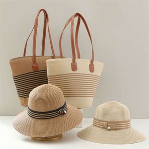 Conjunto de Bolso de Hombro y Sombrero de Paja Natural Unisex al por Mayor con Bordado a Mano, Casual, de Gran Capacidad, Listo para Viajar y Esquiar, a Cuadros - Product Image 5