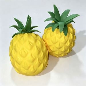 Jouet sensoriel souple en forme d'ananas Taba - Product Image 4