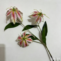 3 Tangkai Bunga Lily Gloriosa Sutra 3D Buatan, Grosir Bunga Palsu untuk Dekorasi Pernikahan, Lorong Pengantin, Latar Panggung, Resepsi