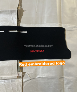 Tappetino e Copertura per Cruscotto Auto di Lusso Luerman per Nissan Caravan NV350 - Protezione e Decorazione in Materiale Poliestere - Product Image 2