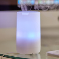 Mini diffuseur d'arôme cylindrique USB portable 70ml diffuseur d'humidificateur d'huiles essentielles pour machine d'aromathérapie avec LED de nuit