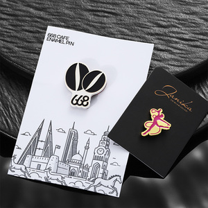 Broches de tela personalizados para sombreros, alfileres esmaltados, logotipo personalizado, pintura blanca chapada en oro, tamaño pequeño, alfileres de Metal en forma de café para baile, venta al por mayor - Product Image 1