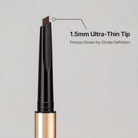 Crayon à sourcils double embout, pointe de précision qui crée des poils réalistes, pinceau doux pour des sourcils naturels et définis.