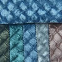 Tissu soyeux et élégant: convient aux robes de flamenco à la mode, créant un effet visuel époustouflant sur la piste de danse
