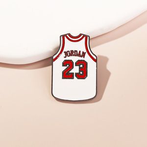Broche de <span class=keywords><strong>maillot</strong></span> de basket-ball de dessin animé mignon James <span class=keywords><strong>Jordan</strong></span> pour vêtements de sport accessoire de porte-Badge en alliage décoratif - Product Image 6
