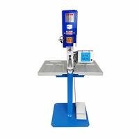 Semi-automatique bouton attachant la machine