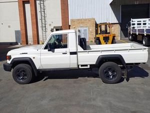 MEJORES OFERTAS en Toyota <span class=keywords><strong>Land</strong></span> <span class=keywords><strong>Cruiser</strong></span> 79 USADO, Cabina Simple, 2.8l Automático - Product Image 4