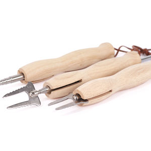 Fourchettes télescopiques pour saucisses et hot-dogs UPSILON en acier inoxydable de 32 pouces, manche en <span class=keywords><strong>bois</strong></span>, résistantes à la chaleur, faciles à nettoyer, logo personnalisé - Product Image 4