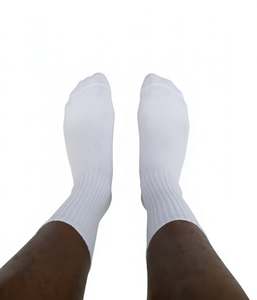Chaussettes de sport blanches personnalisées antidérapantes respirantes et rembourrées pour la course, le football et le tennis - Product Image 1
