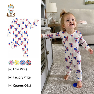 Guai Vente en gros Combinaison-pyjama zippée pour bébé fille, thème 4 juillet, imprimé drapeau américain et nœud, coupe ajustée - Product Image 1