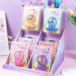 Jouet anti-stress pieuvre à ventouse, couleurs mélangées, en plastique, pour enfants de 2 à 4 ans - Product Image 2
